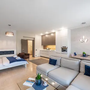 New Luxury Apt With Ac&parking In The Center Of Apartment Prague